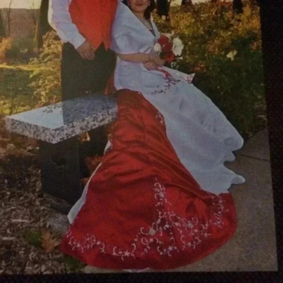 🌹 Gorgeous Wedding Gown 🌹 - Picture 2 of 7